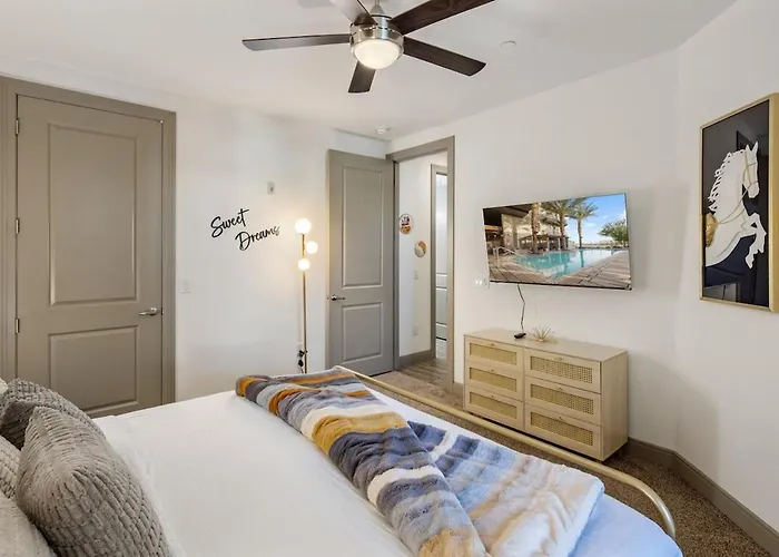 Apartment Escape To The Golden Equestrian 2br Townlake