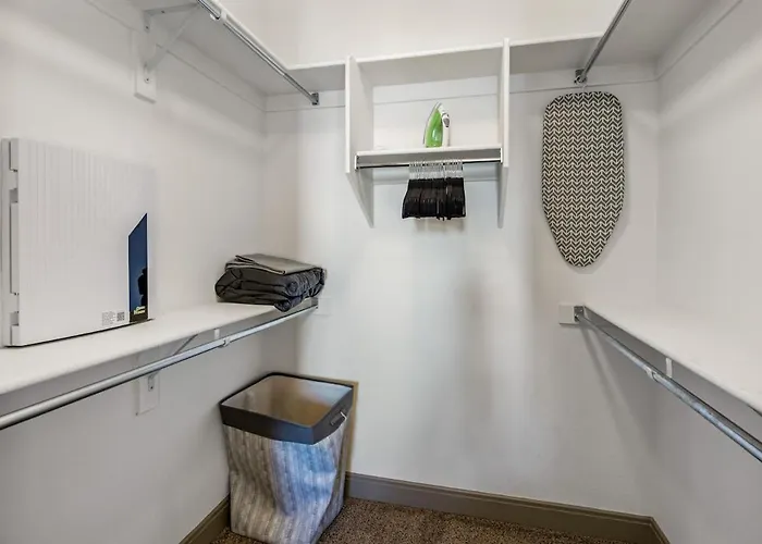 Apartment Escape To The Golden Equestrian 2br Townlake Tempe