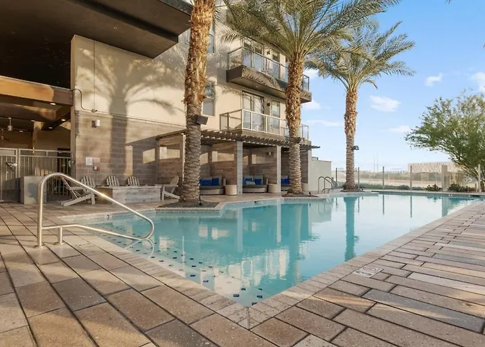 Apartment Escape To The Golden Equestrian 2br Townlake