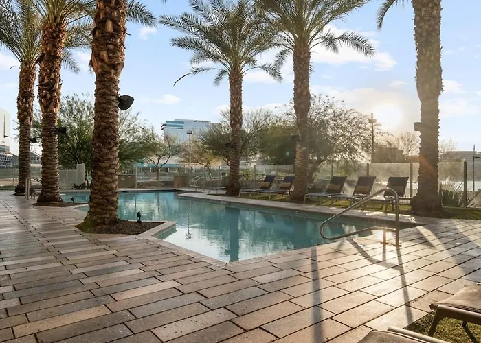 Escape To The Golden Equestrian 2br Townlake Tempe