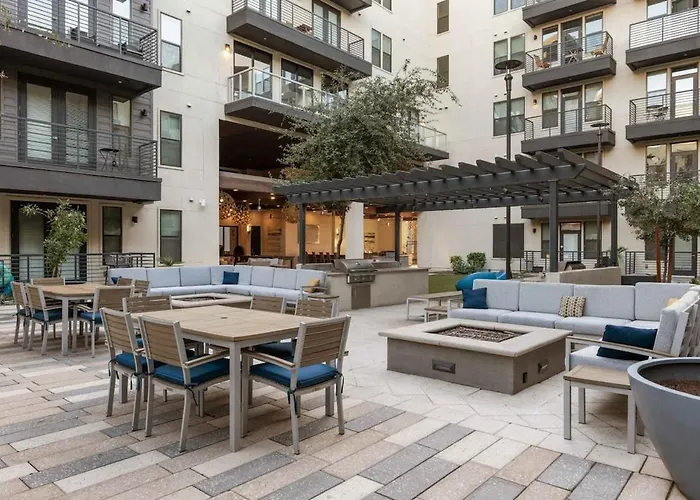 Apartment Escape To The Golden Equestrian 2br Townlake Tempe