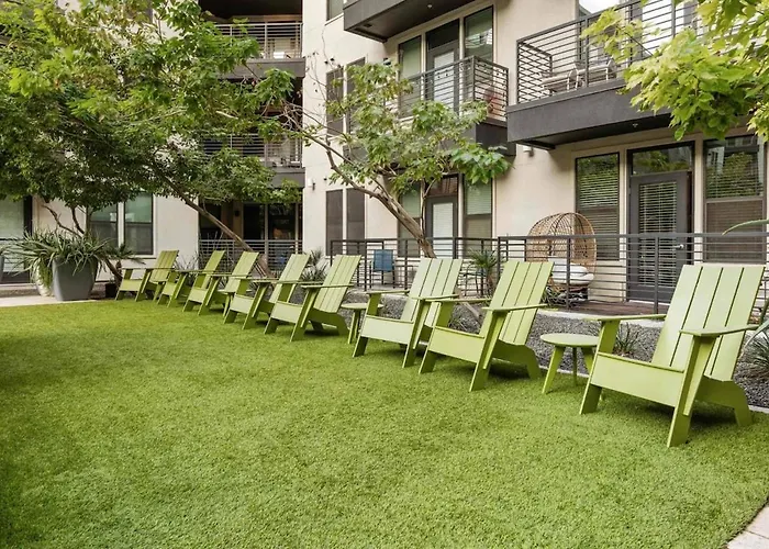 Escape To The Golden Equestrian 2br Townlake *